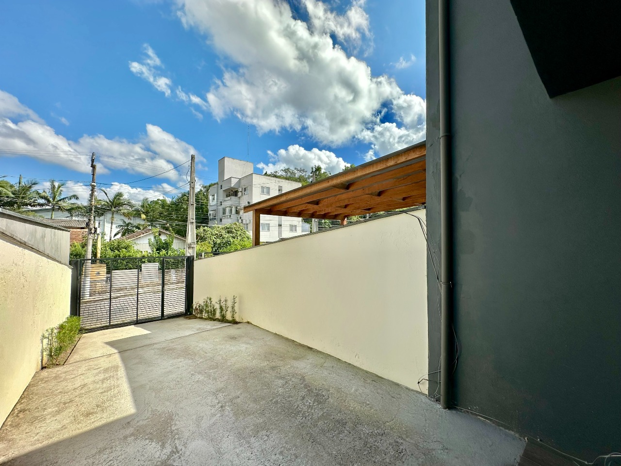 Sobrado Geminado à venda no Velha Central: 