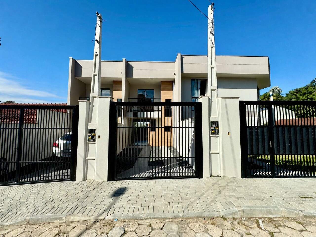 Sobrado Geminado à venda no Velha Central: 