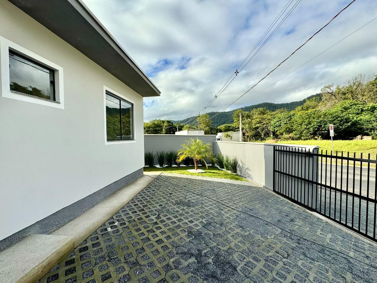 Casa Geminada à venda no Velha Central: 