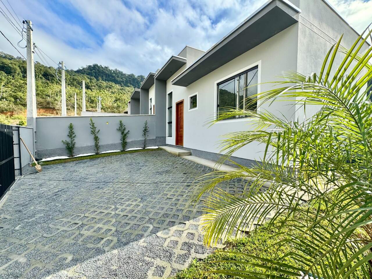 Casa Geminada à venda no Velha Central: 