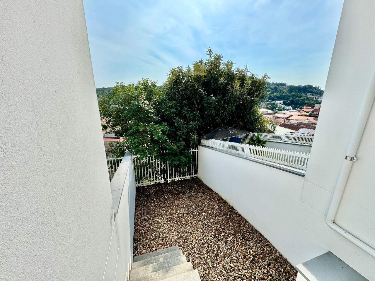 Sobrado Geminado à venda no Água Verde: 