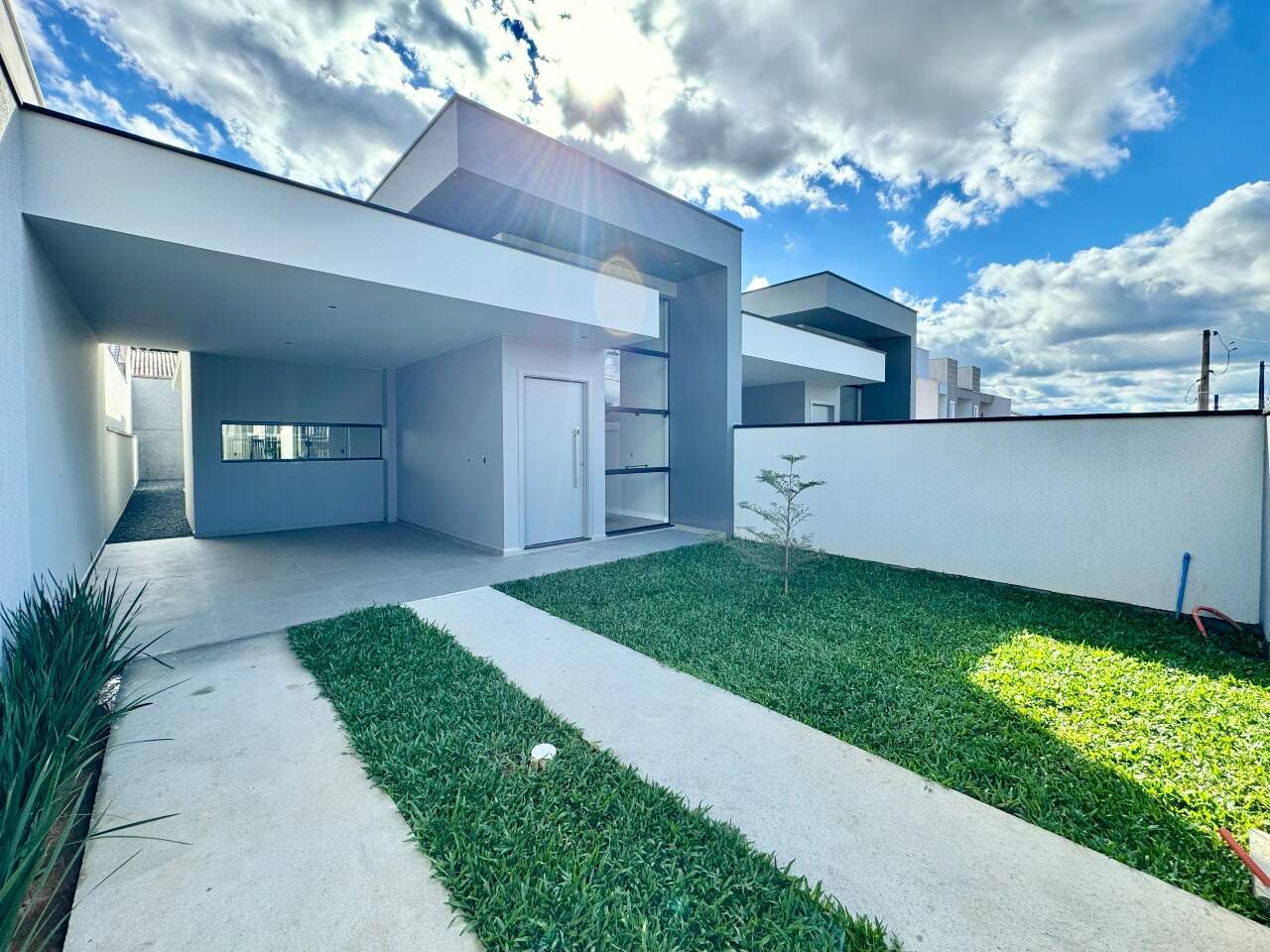 Casa Geminada à venda no Água Verde: 