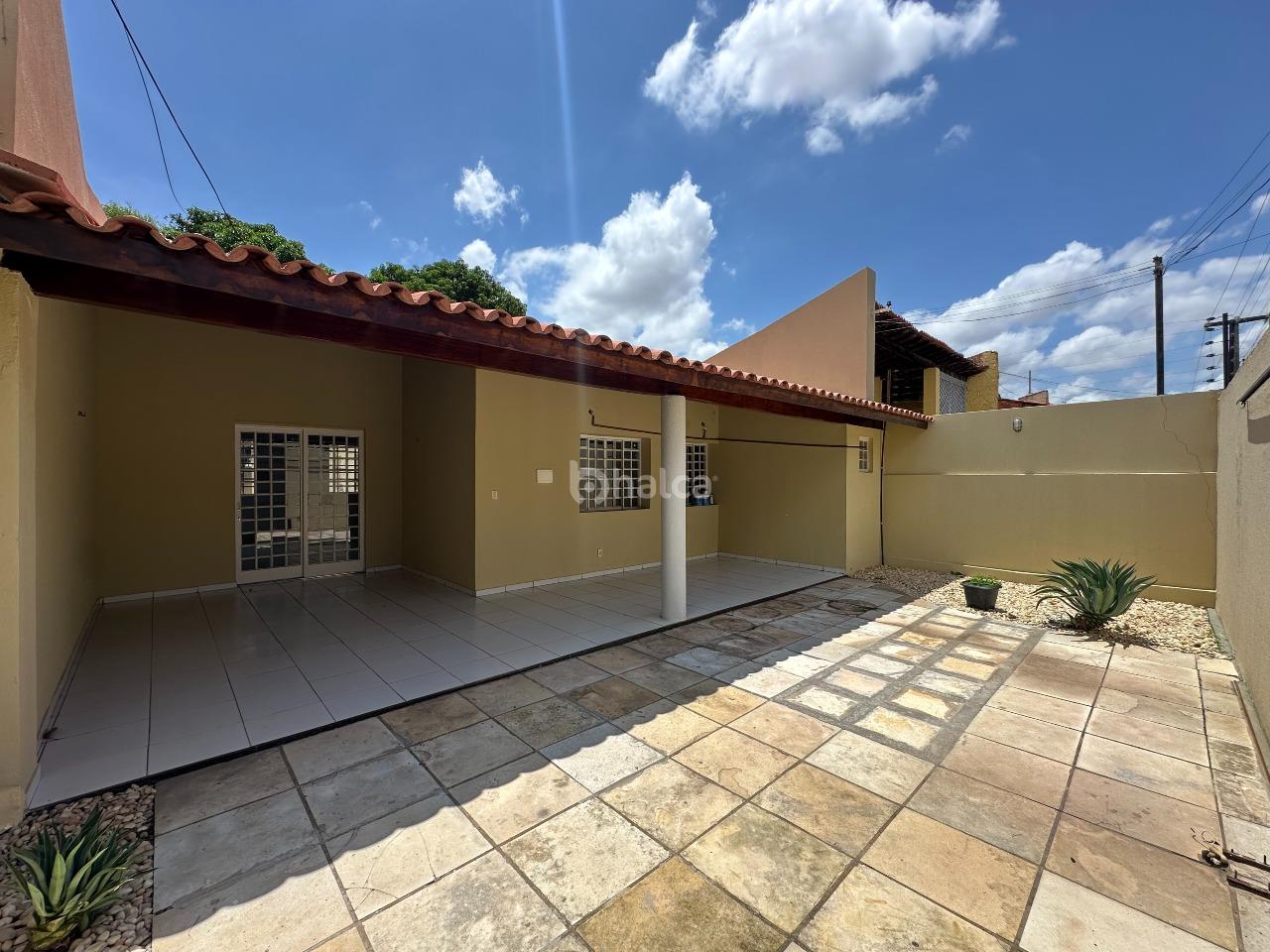 Casa, 4 quartos, 196 m² - Foto 1