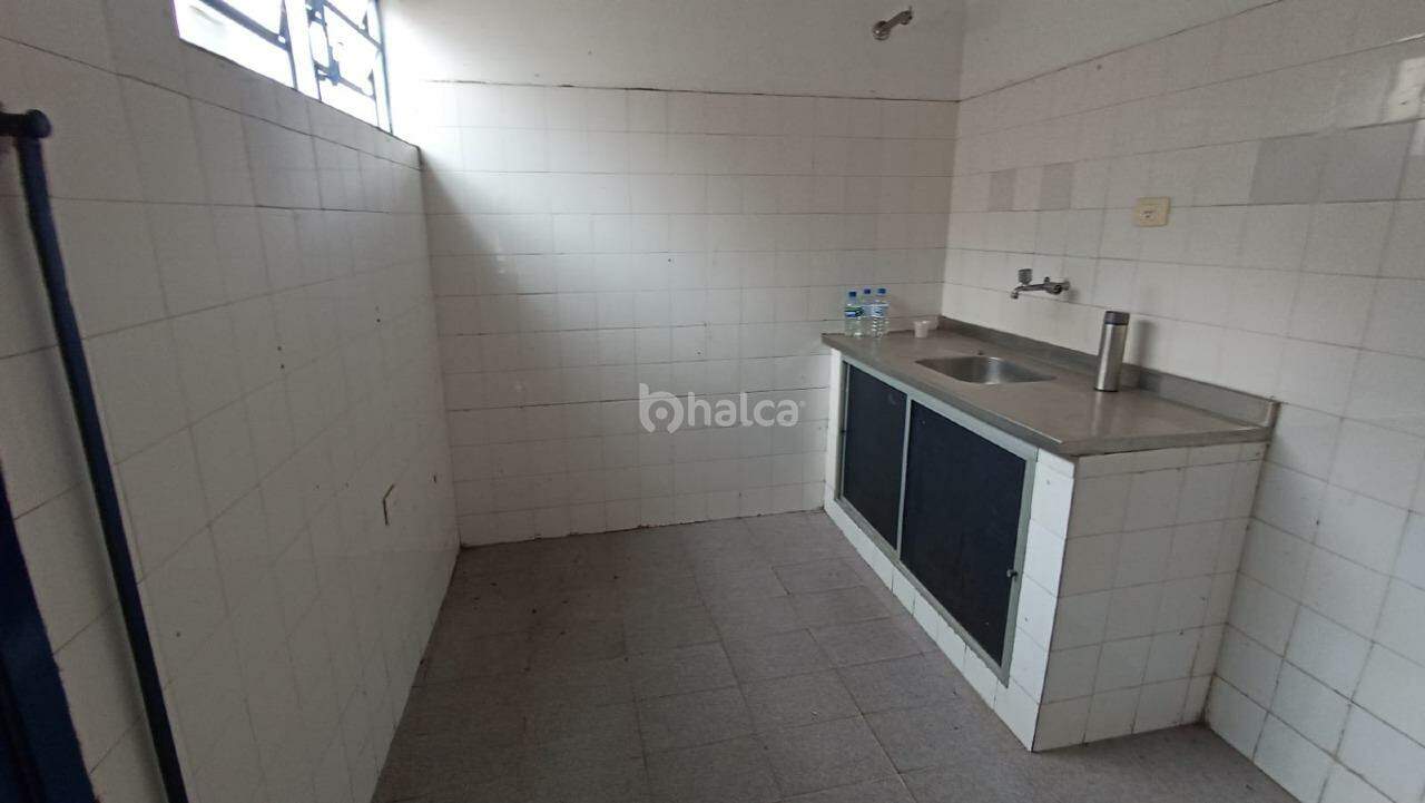 Prédio Inteiro para alugar com 3 quartos, 150m² - Foto 18