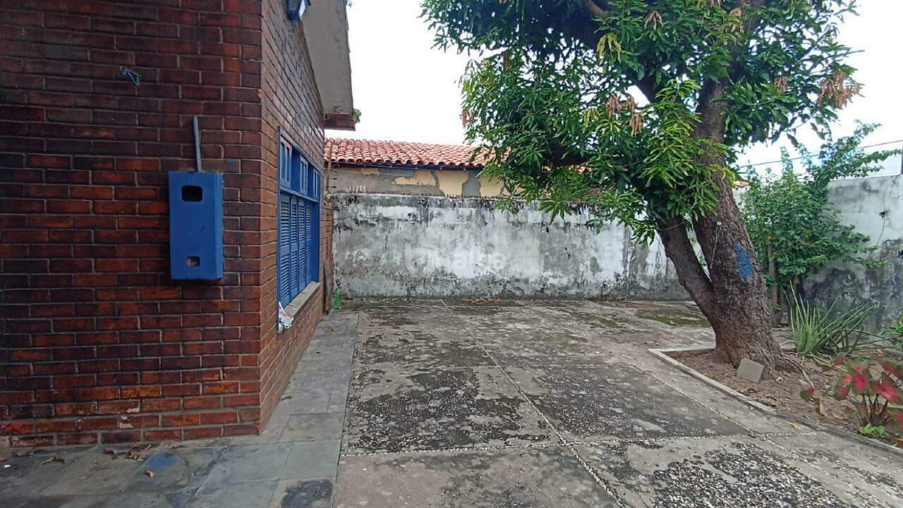 Prédio Inteiro para alugar com 3 quartos, 150m² - Foto 2