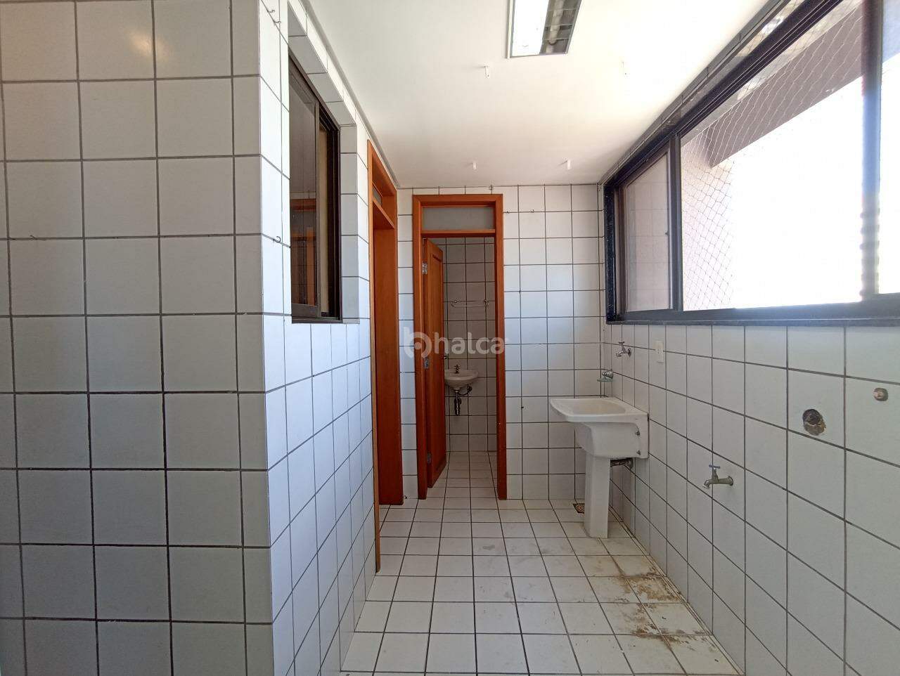 Apartamento para alugar com 3 quartos, 220m² - Foto 16
