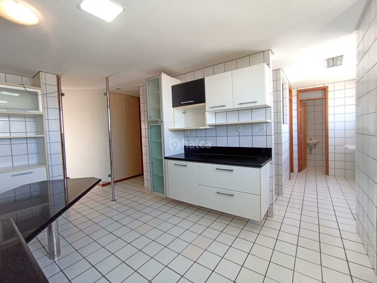 Apartamento para alugar com 3 quartos, 220m² - Foto 14