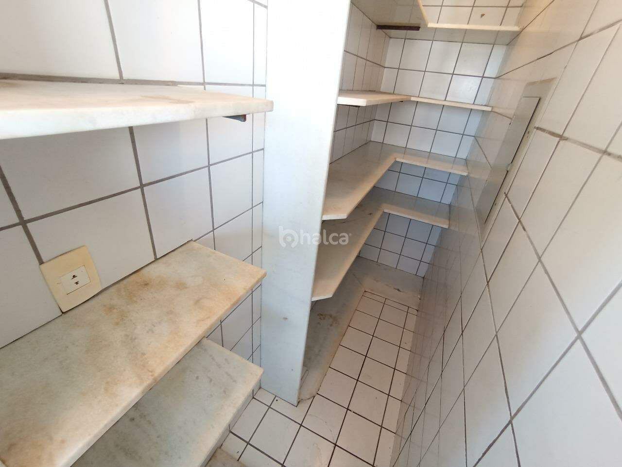 Apartamento para alugar com 3 quartos, 220m² - Foto 15