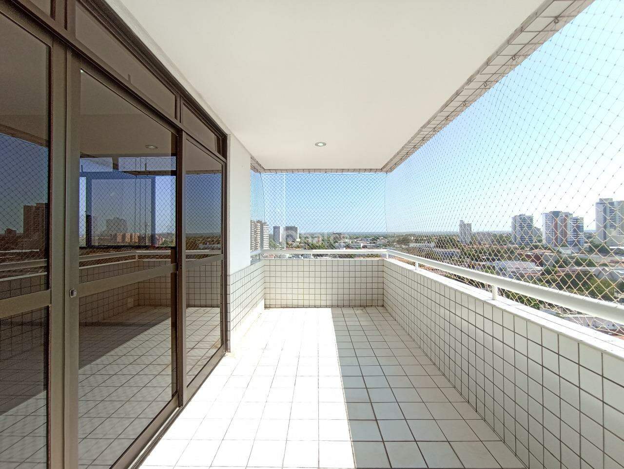 Apartamento para alugar com 3 quartos, 220m² - Foto 3