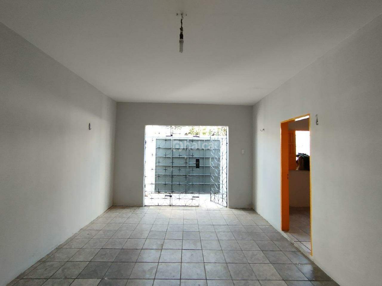 Casa para alugar com 5 quartos, 140m² - Foto 2