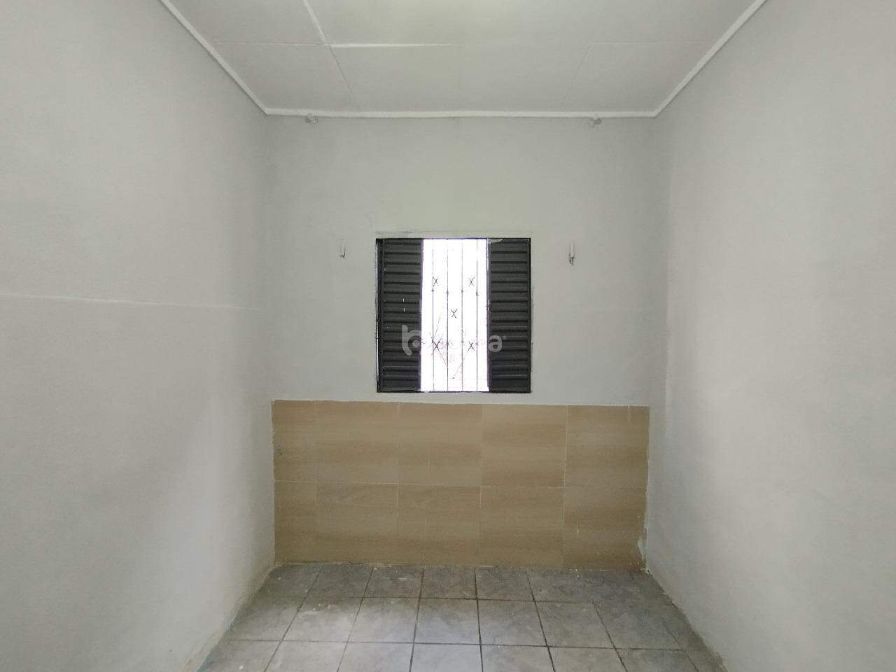 Casa para alugar com 5 quartos, 140m² - Foto 6