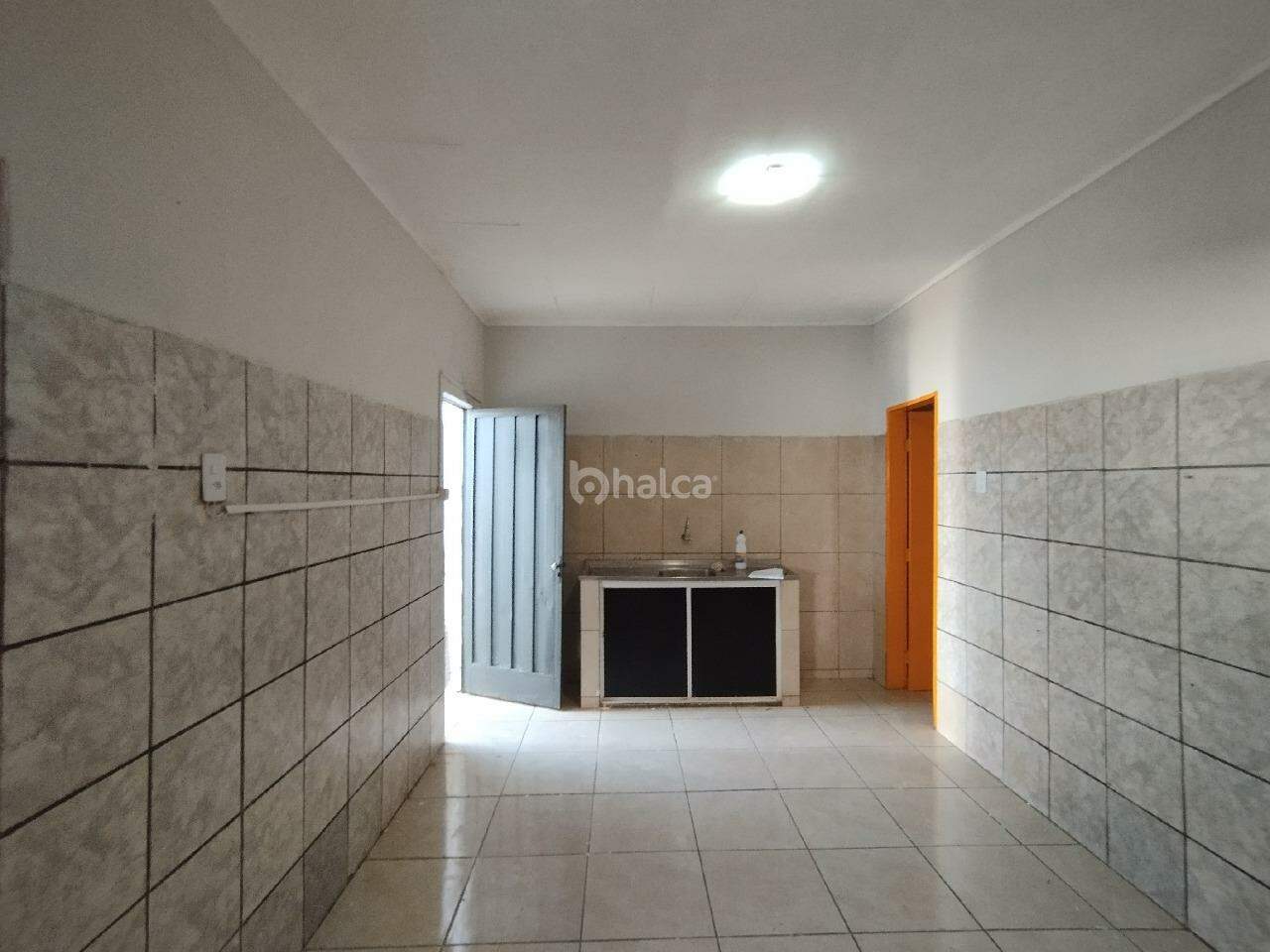 Casa para alugar com 5 quartos, 140m² - Foto 19