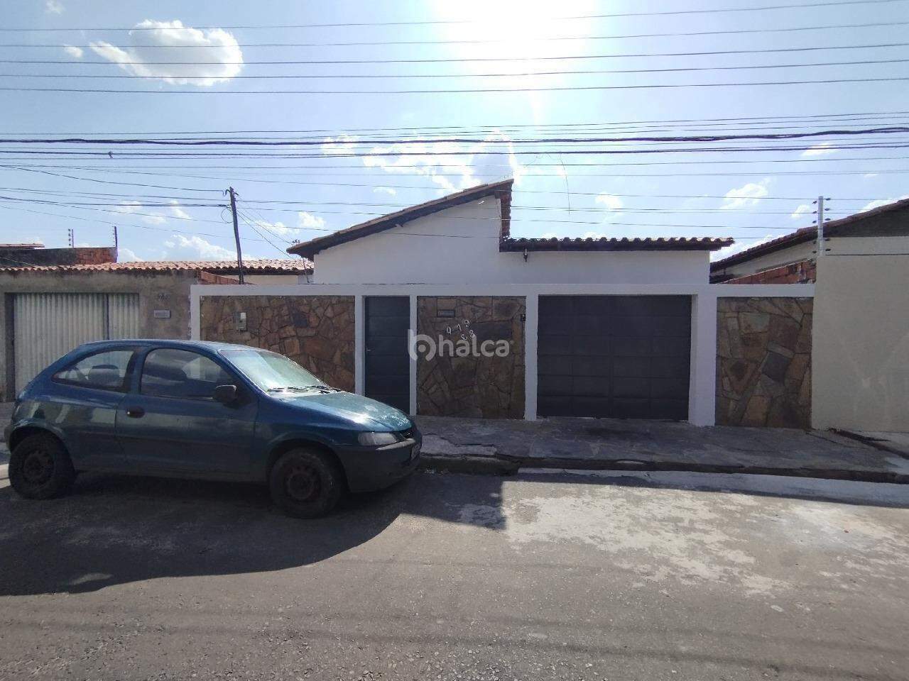 Casa para alugar com 5 quartos, 140m² - Foto 1