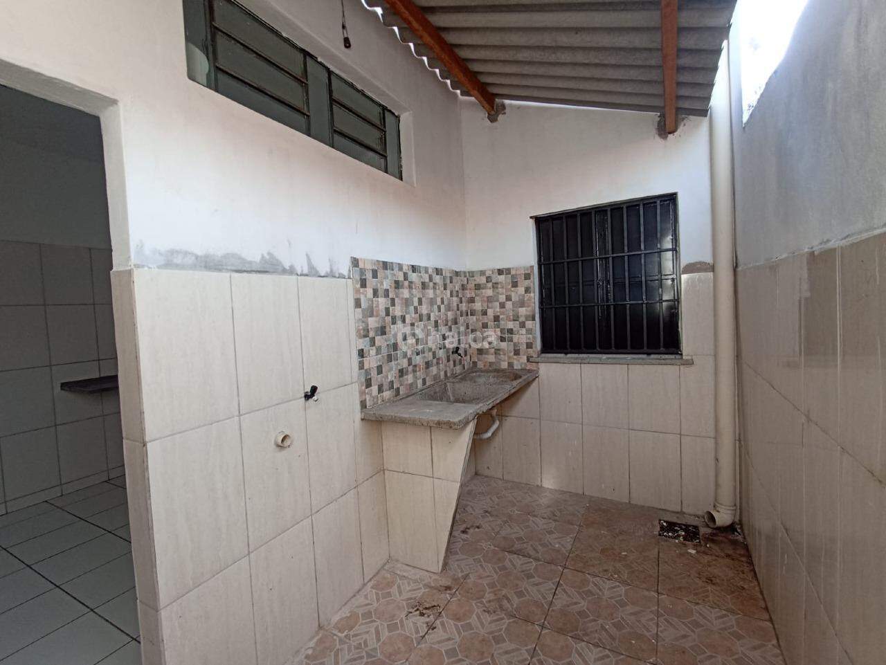 Casa para alugar com 2 quartos, 60m² - Foto 9