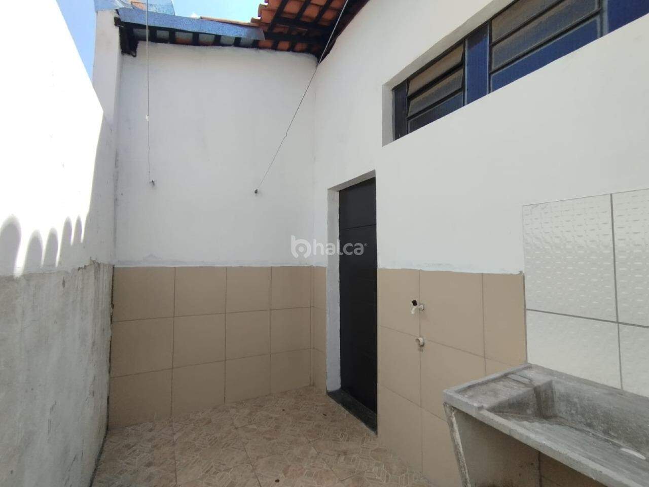 Casa para alugar com 2 quartos, 60m² - Foto 11