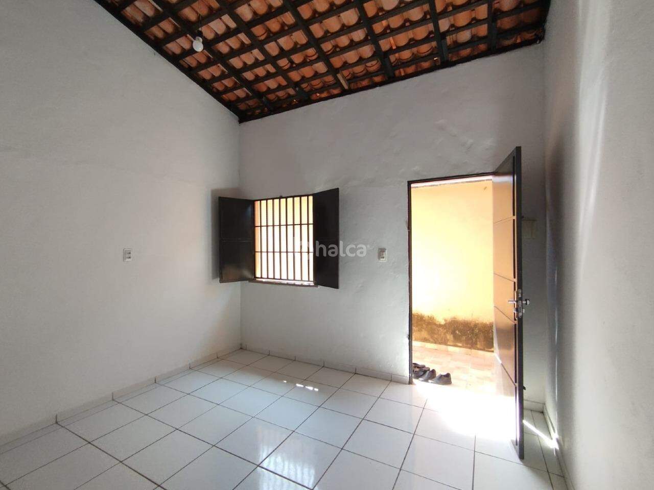 Casa para alugar com 2 quartos, 60m² - Foto 2