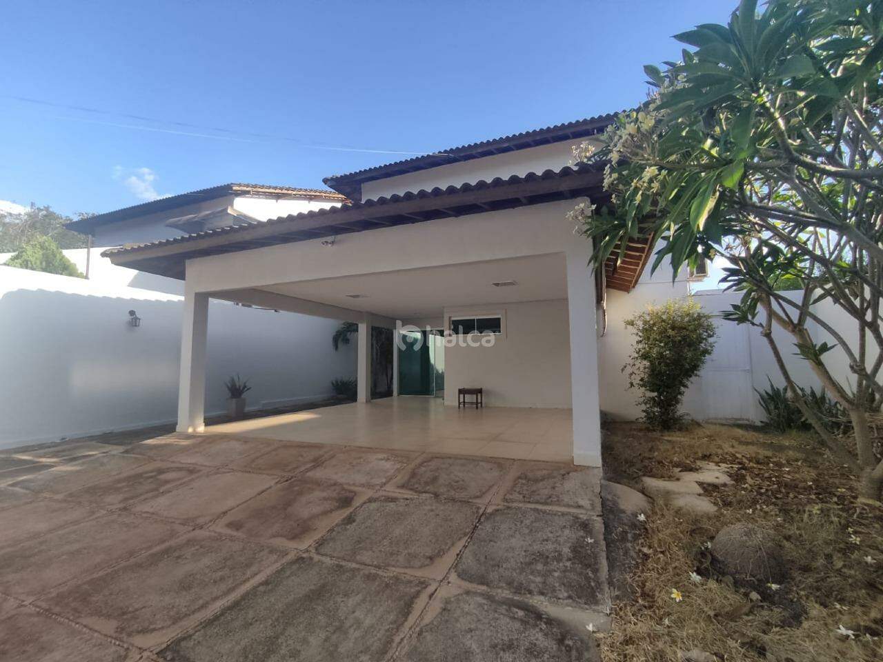 Casa de Condomínio à venda com 4 quartos, 227m² - Foto 2