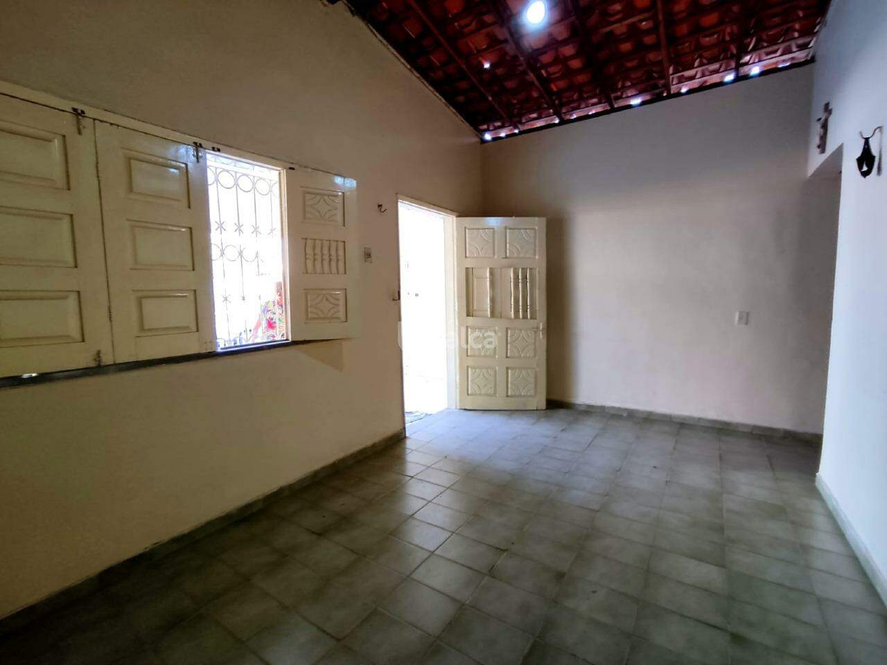 Casa à venda com 3 quartos, 90m² - Foto 4