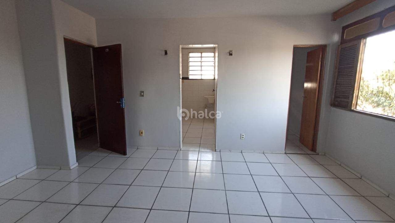 Apartamento para alugar com 3 quartos, 65m² - Foto 2