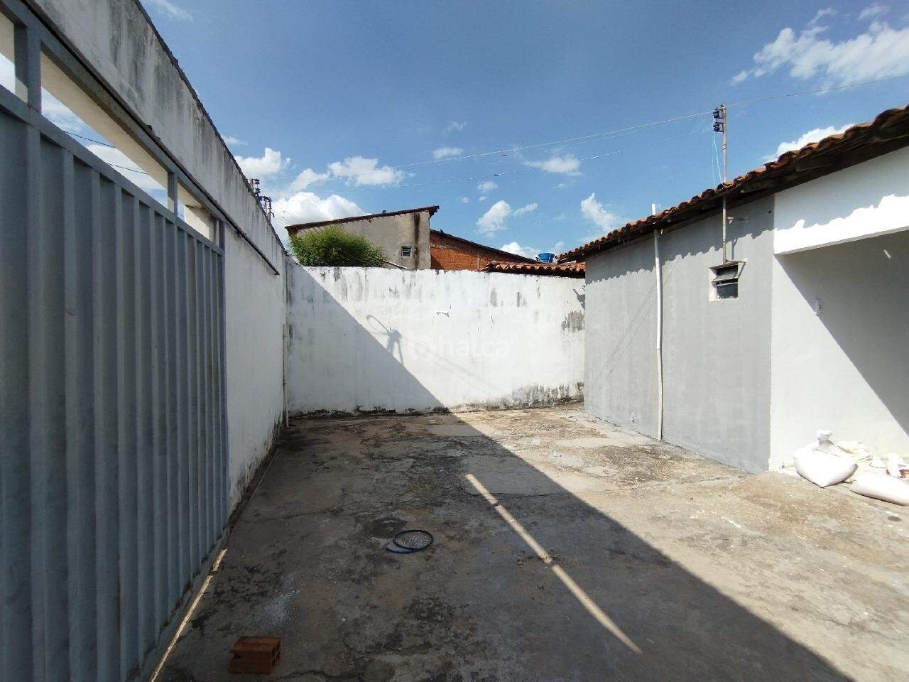 Casa para alugar com 4 quartos, 137m² - Foto 2