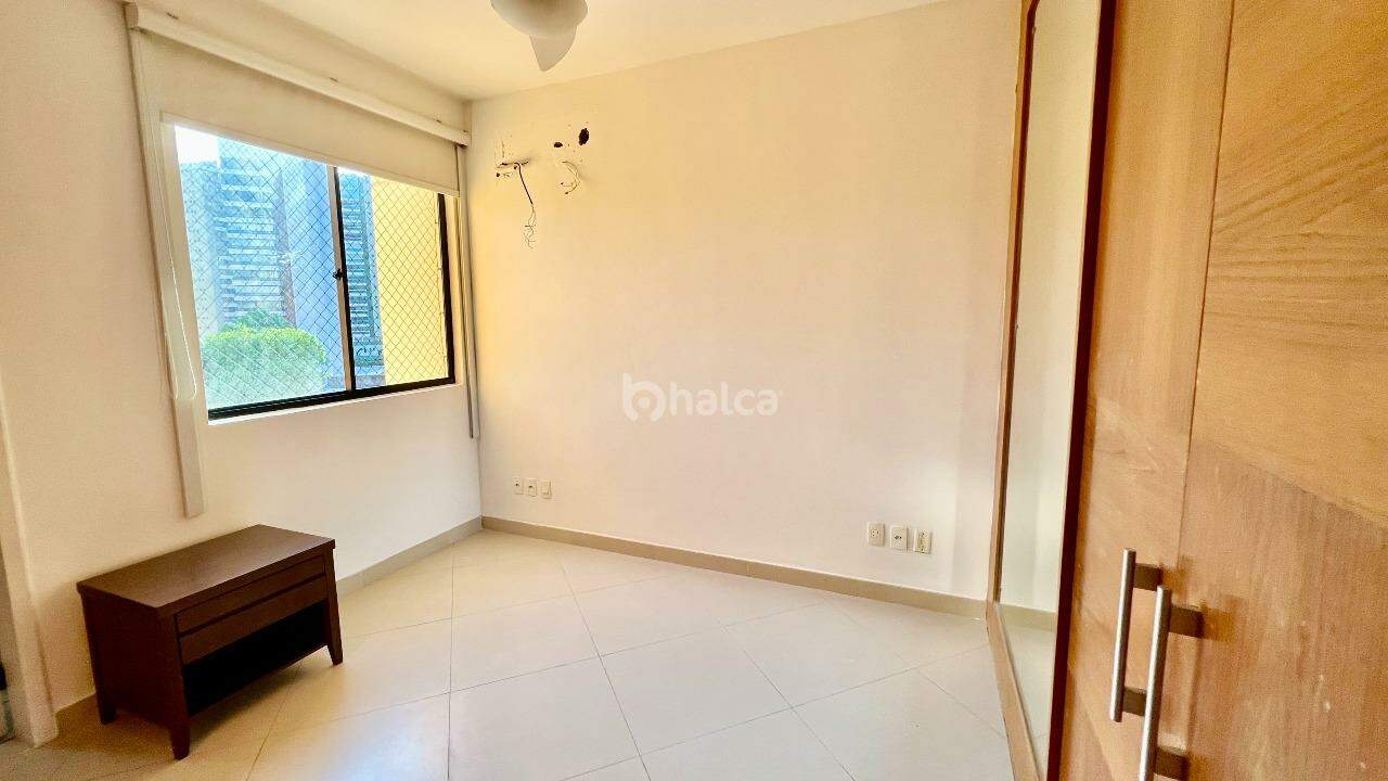 Apartamento para alugar com 3 quartos, 117m² - Foto 12