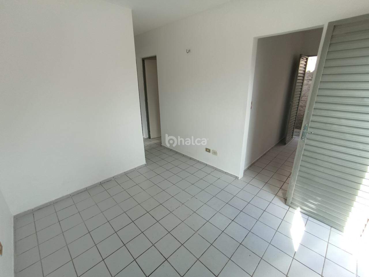 Casa para alugar com 2 quartos, 55m² - Foto 3