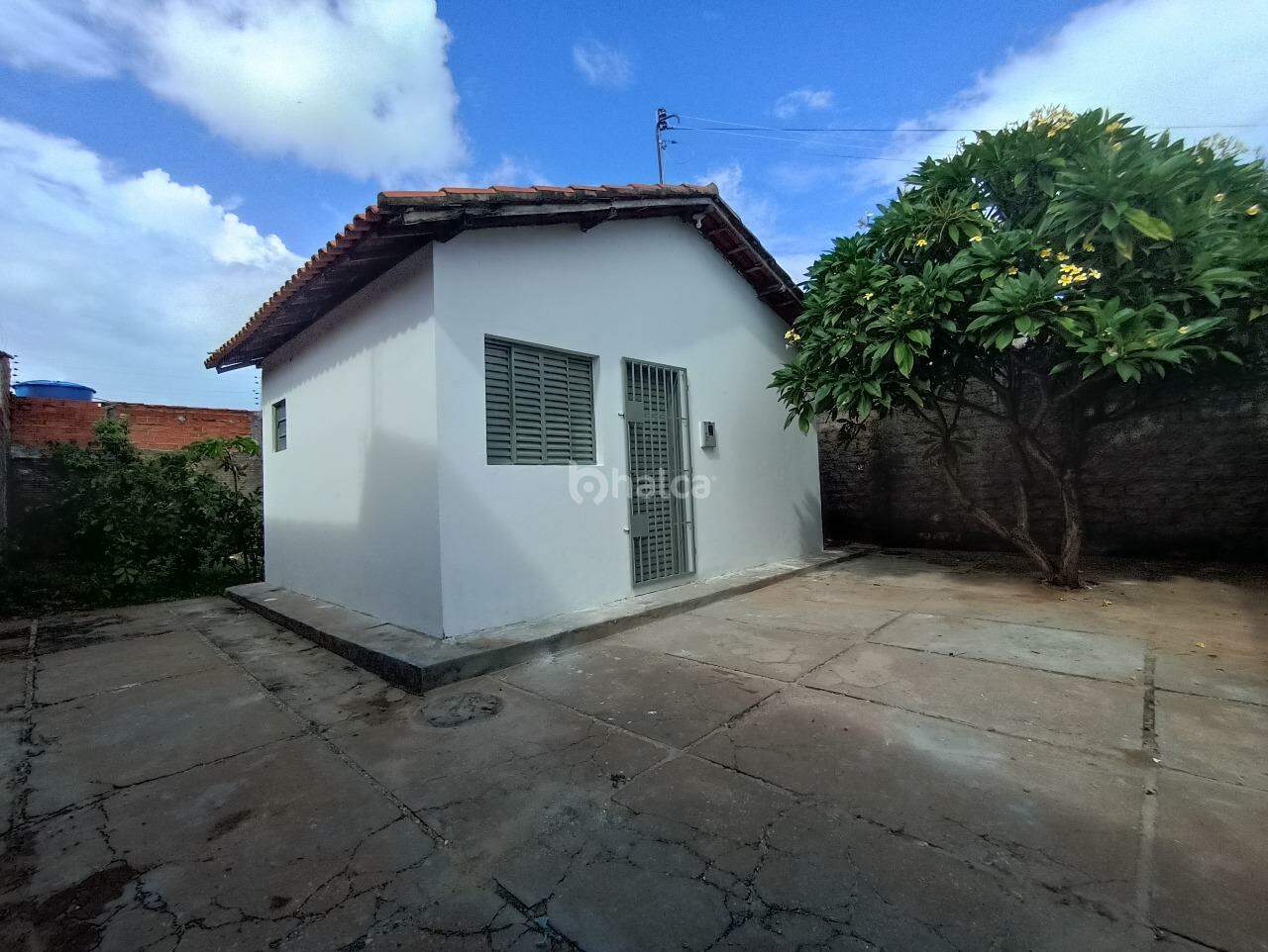 Casa para alugar com 2 quartos, 55m² - Foto 1