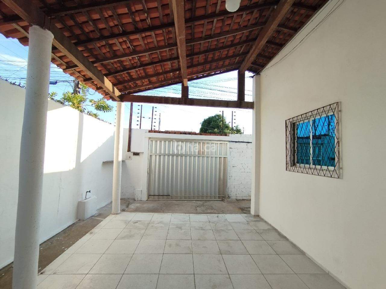 Casa para alugar com 3 quartos, 78m² - Foto 2