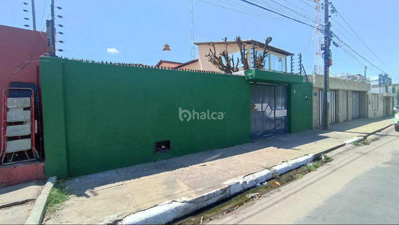 Casa para alugar com 3 quartos, 122m² - Foto 1