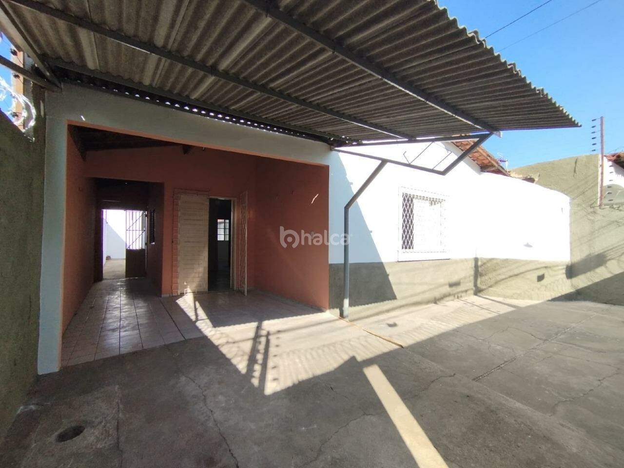 Casa para alugar com 3 quartos, 92m² - Foto 2