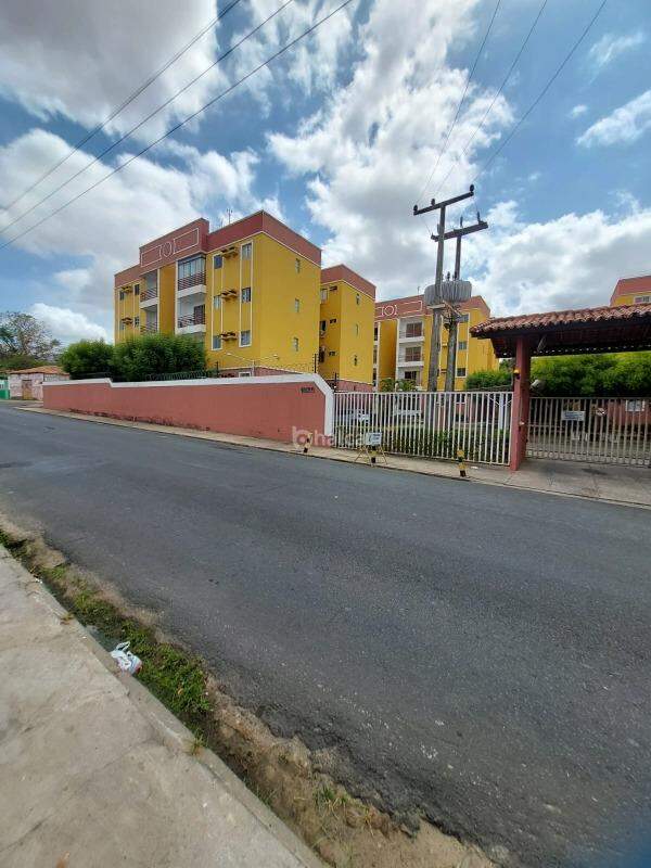 Apartamento para alugar com 3 quartos, 70m² - Foto 2