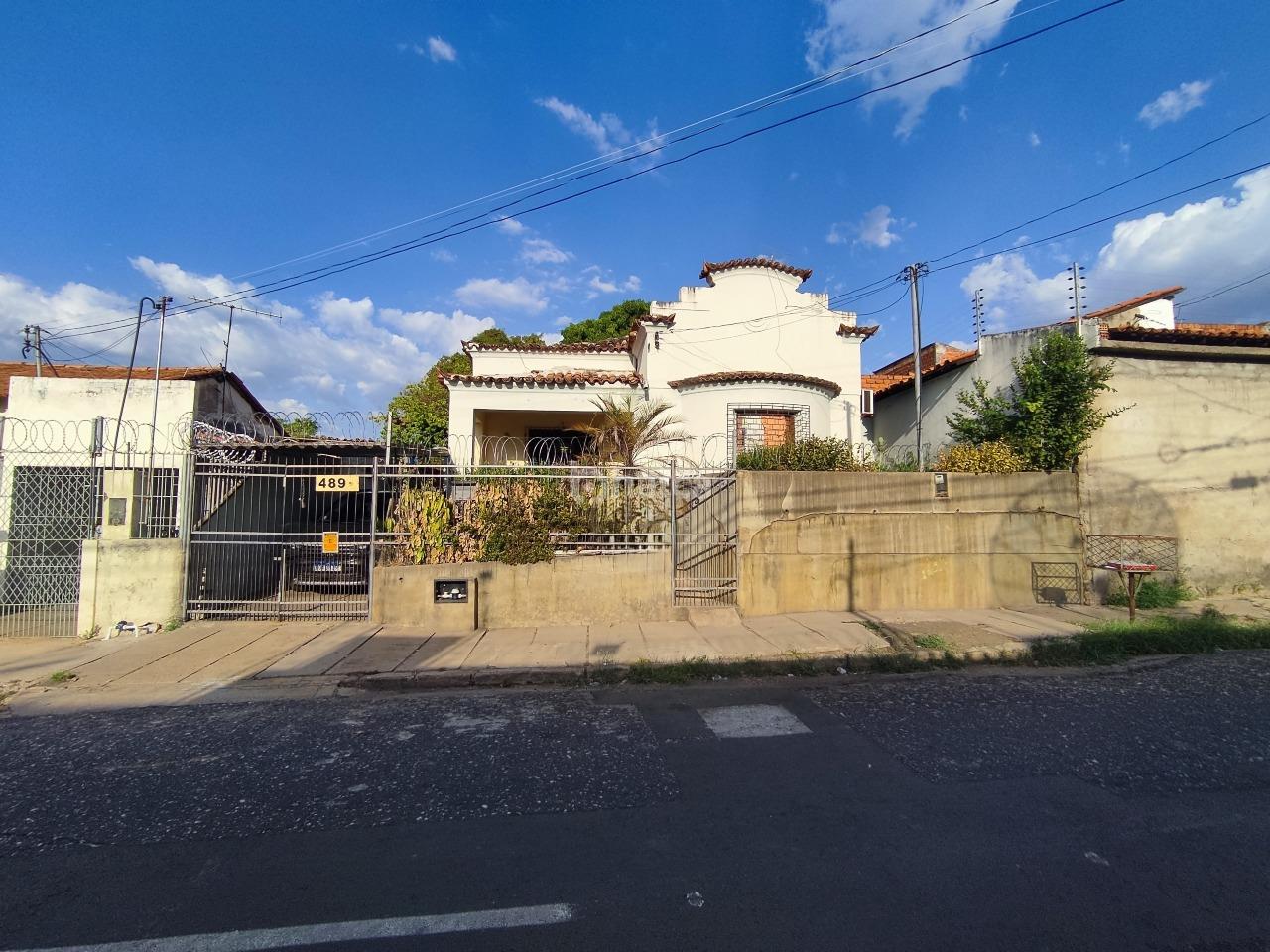 Casa Residencial à venda no Centro: 