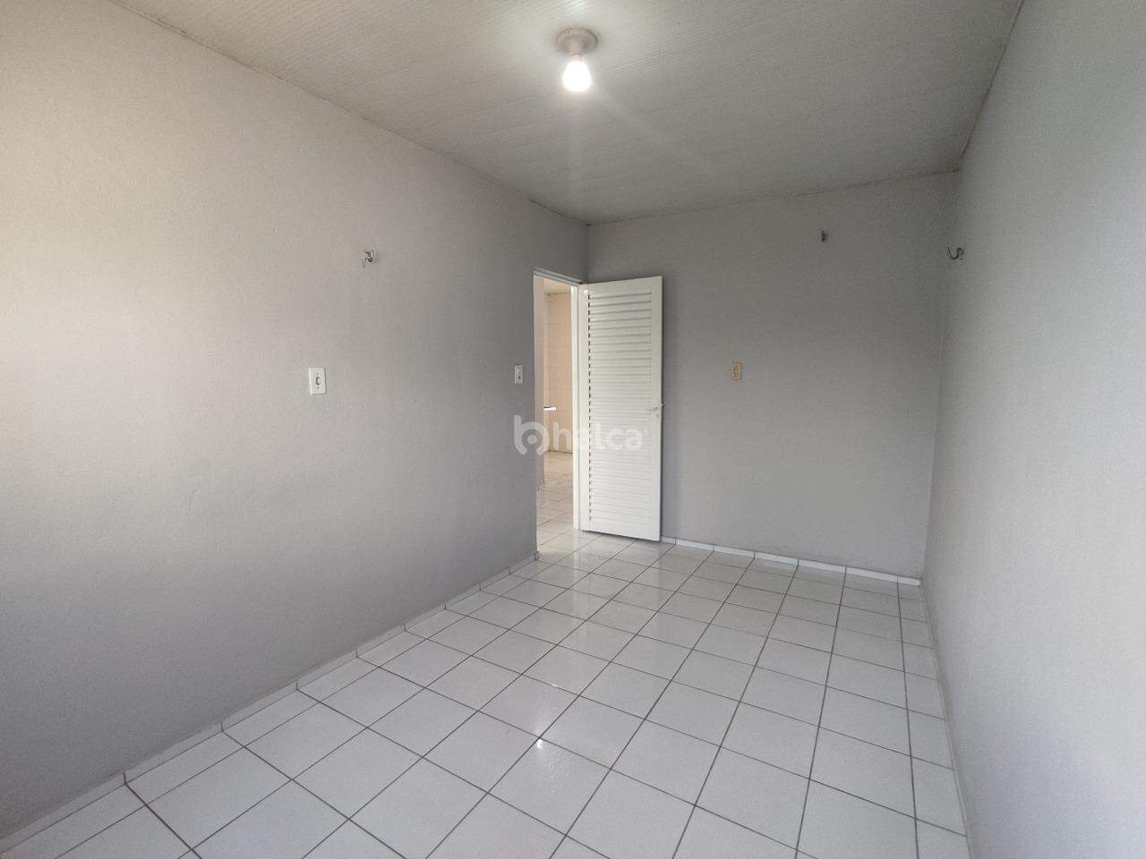 Casa para alugar com 2 quartos, 41m² - Foto 7