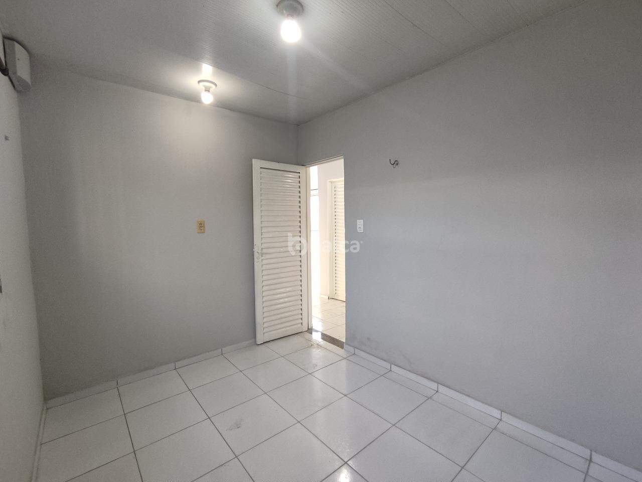 Casa para alugar com 2 quartos, 41m² - Foto 9