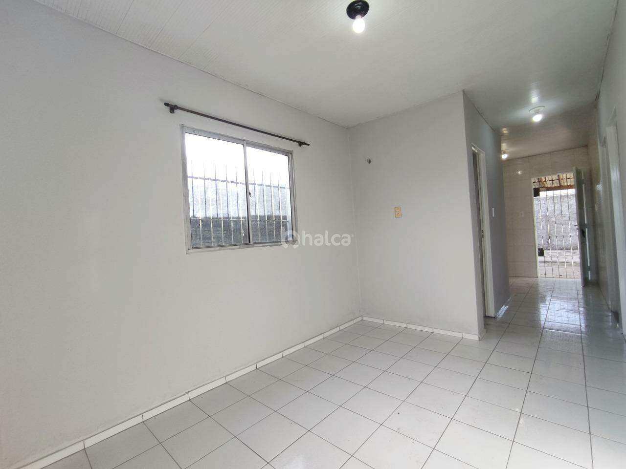 Casa para alugar com 2 quartos, 41m² - Foto 2