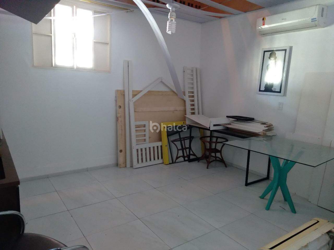 Casa à venda com 7 quartos, 250m² - Foto 8