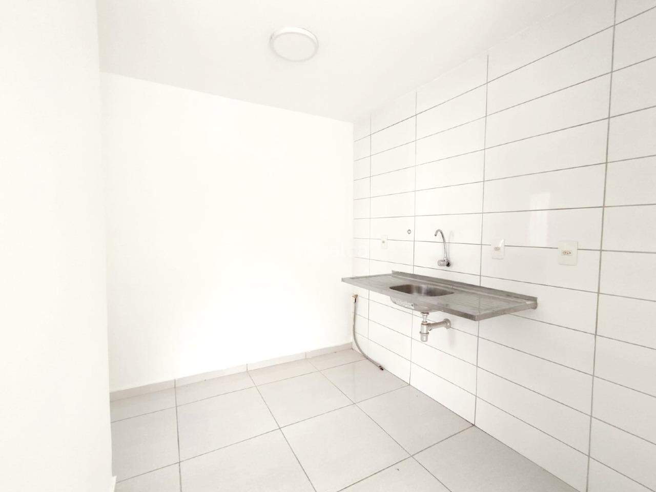 Apartamento para alugar com 2 quartos, 65m² - Foto 9