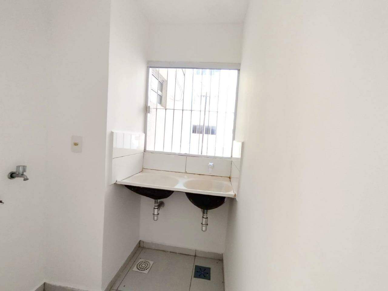 Apartamento para alugar com 2 quartos, 65m² - Foto 8