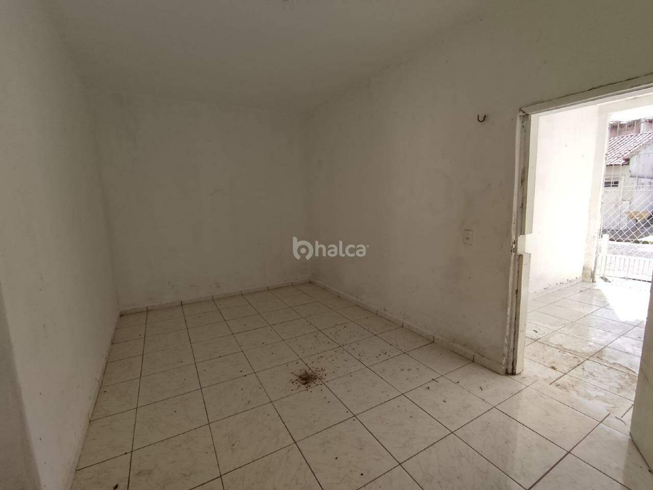 Casa para alugar com 2 quartos, 80m² - Foto 4