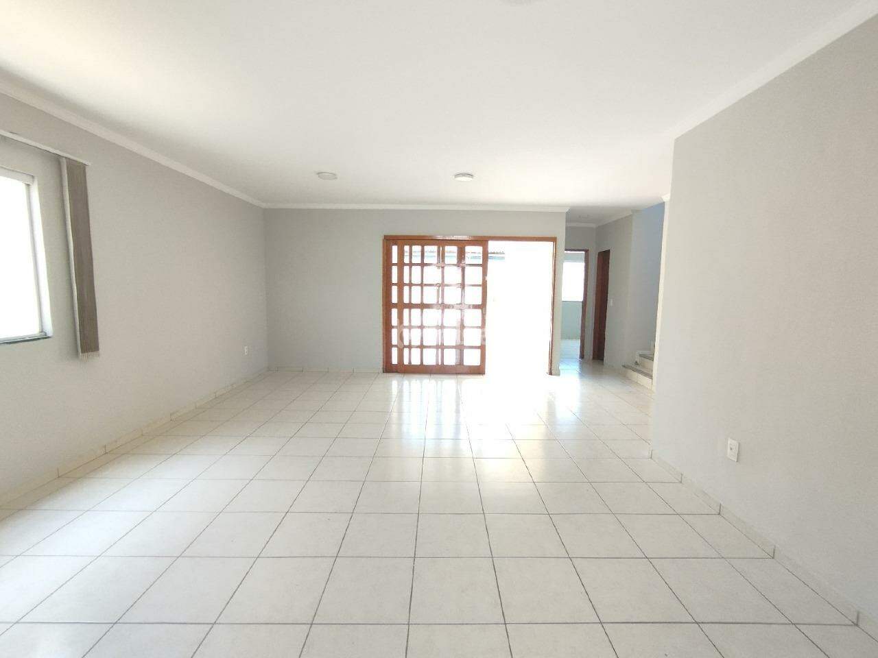 Casa para alugar com 4 quartos, 262m² - Foto 5