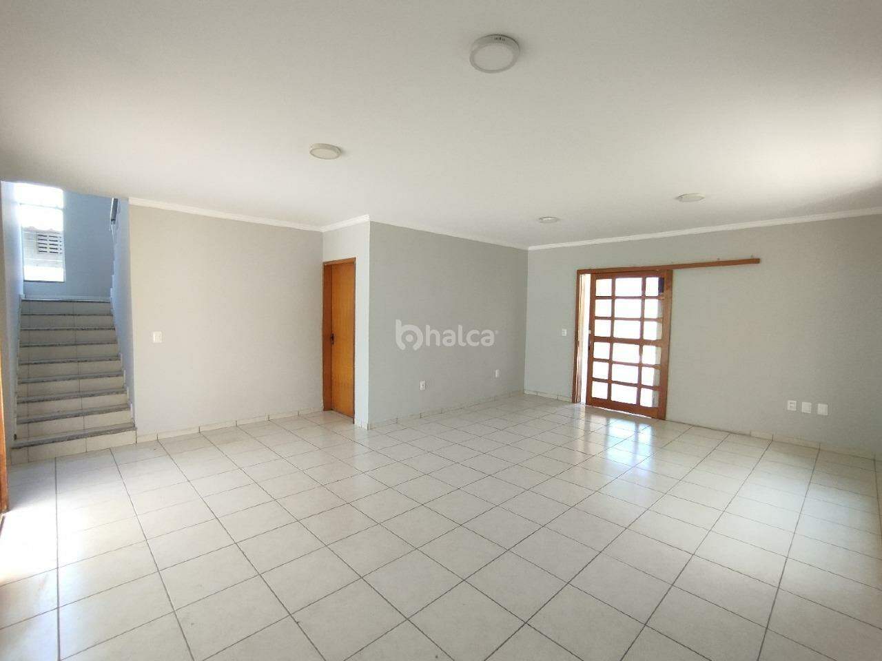 Casa para alugar com 4 quartos, 262m² - Foto 6