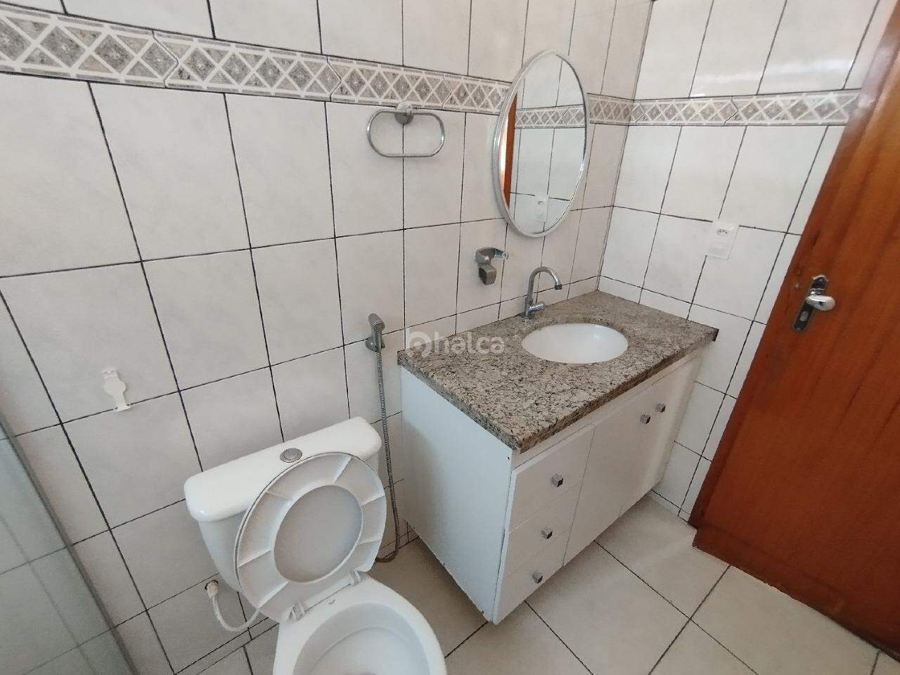 Casa para alugar com 4 quartos, 262m² - Foto 16