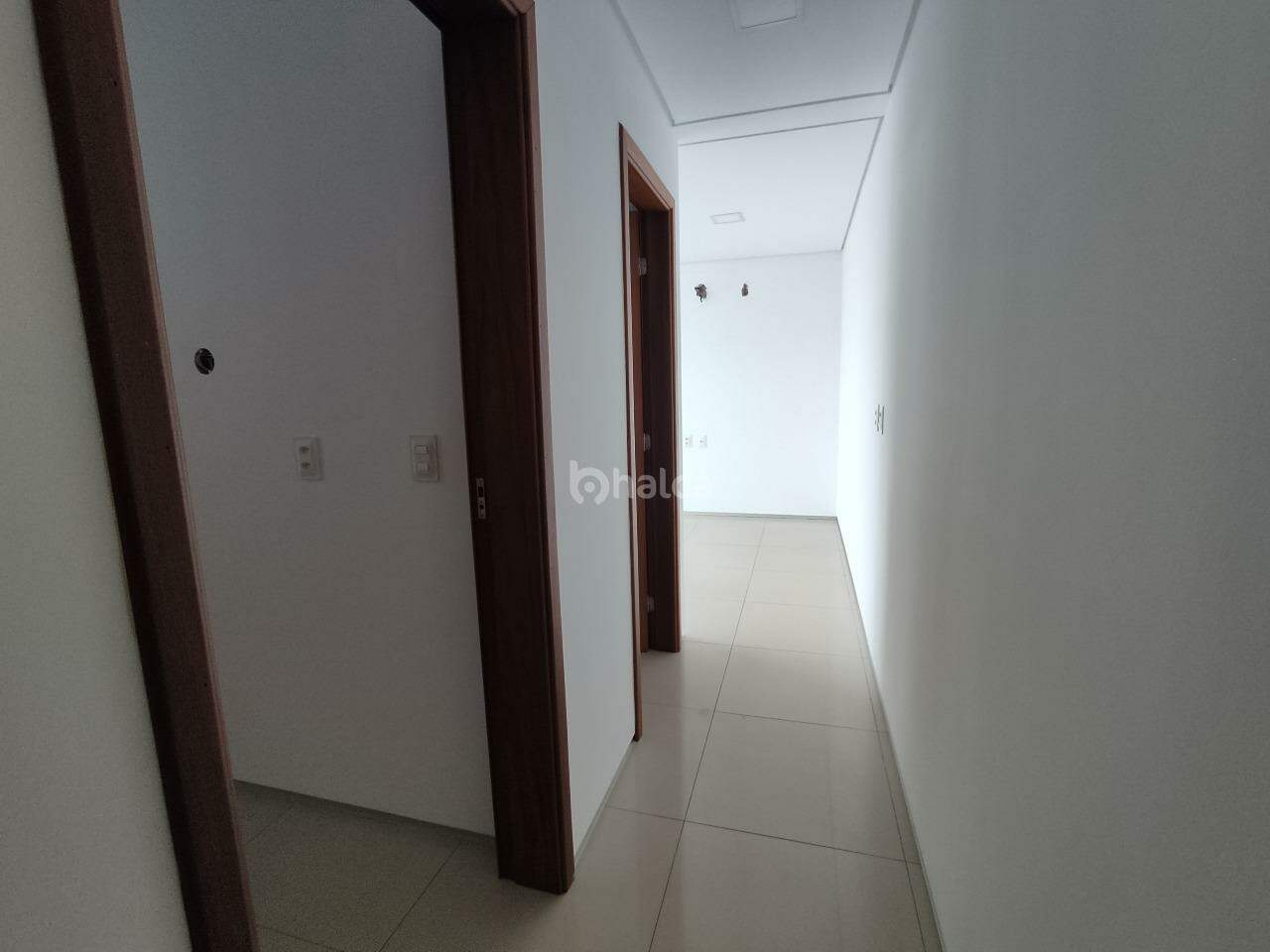 Apartamento para alugar com 2 quartos, 107m² - Foto 8