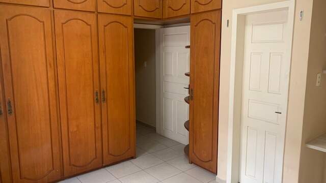 Casa à venda com 6 quartos, 197m² - Foto 23