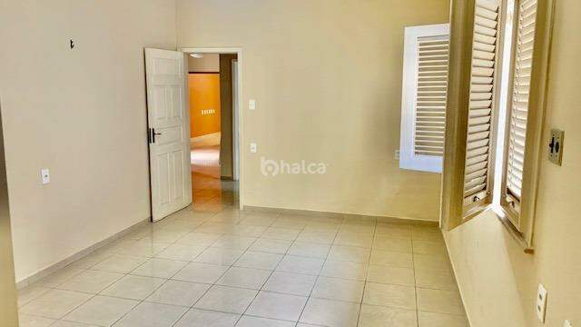 Casa à venda com 6 quartos, 197m² - Foto 19