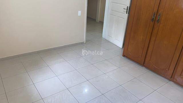 Casa à venda com 6 quartos, 197m² - Foto 11