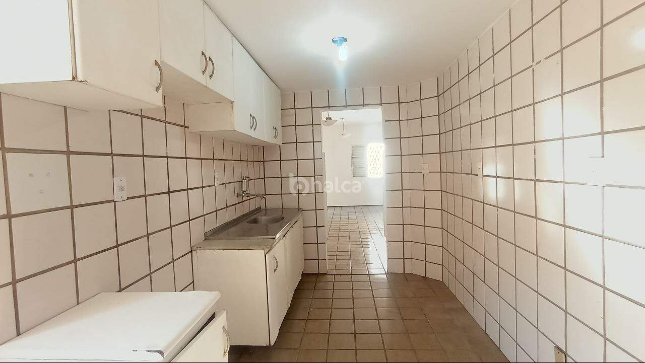 Apartamento para alugar com 3 quartos, 110m² - Foto 16