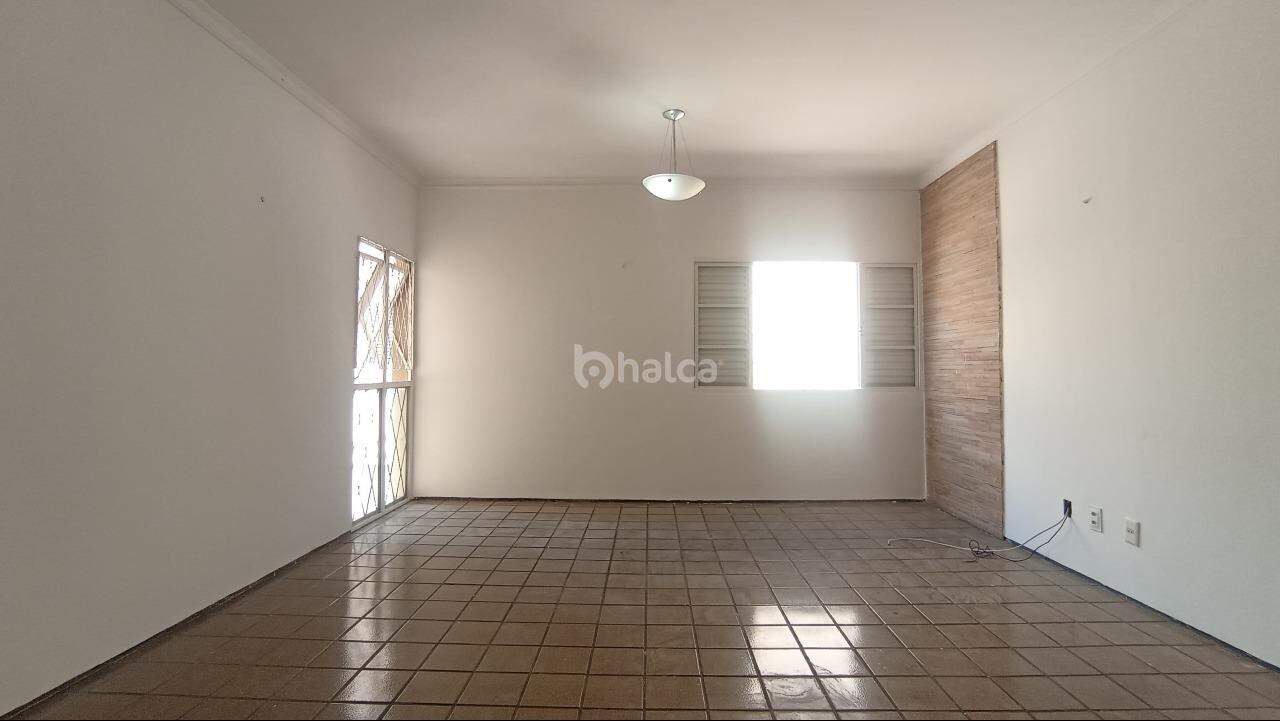 Apartamento para alugar com 3 quartos, 110m² - Foto 6