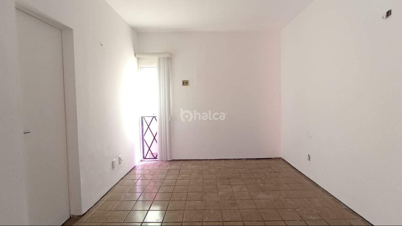 Apartamento para alugar com 3 quartos, 110m² - Foto 2