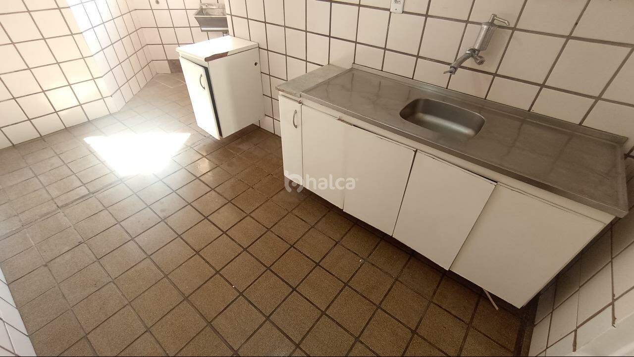 Apartamento para alugar com 3 quartos, 110m² - Foto 15